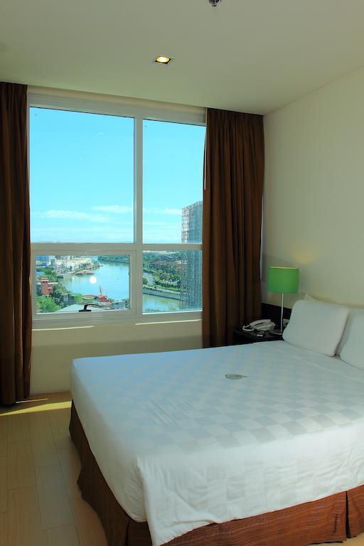 Go Hotels Plus Mandaluyong Exterior photo