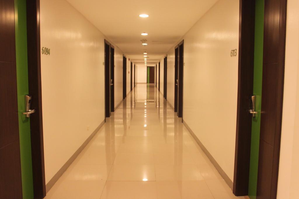 Go Hotels Plus Mandaluyong Exterior photo