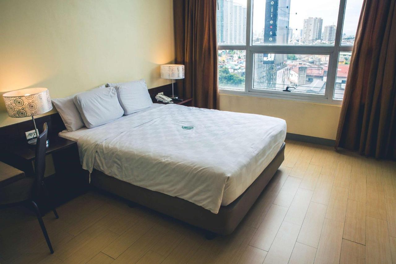 Go Hotels Plus Mandaluyong Exterior photo