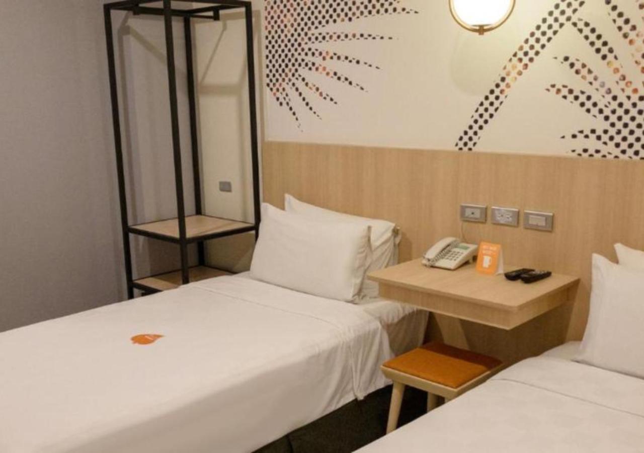 Go Hotels Plus Mandaluyong Exterior photo
