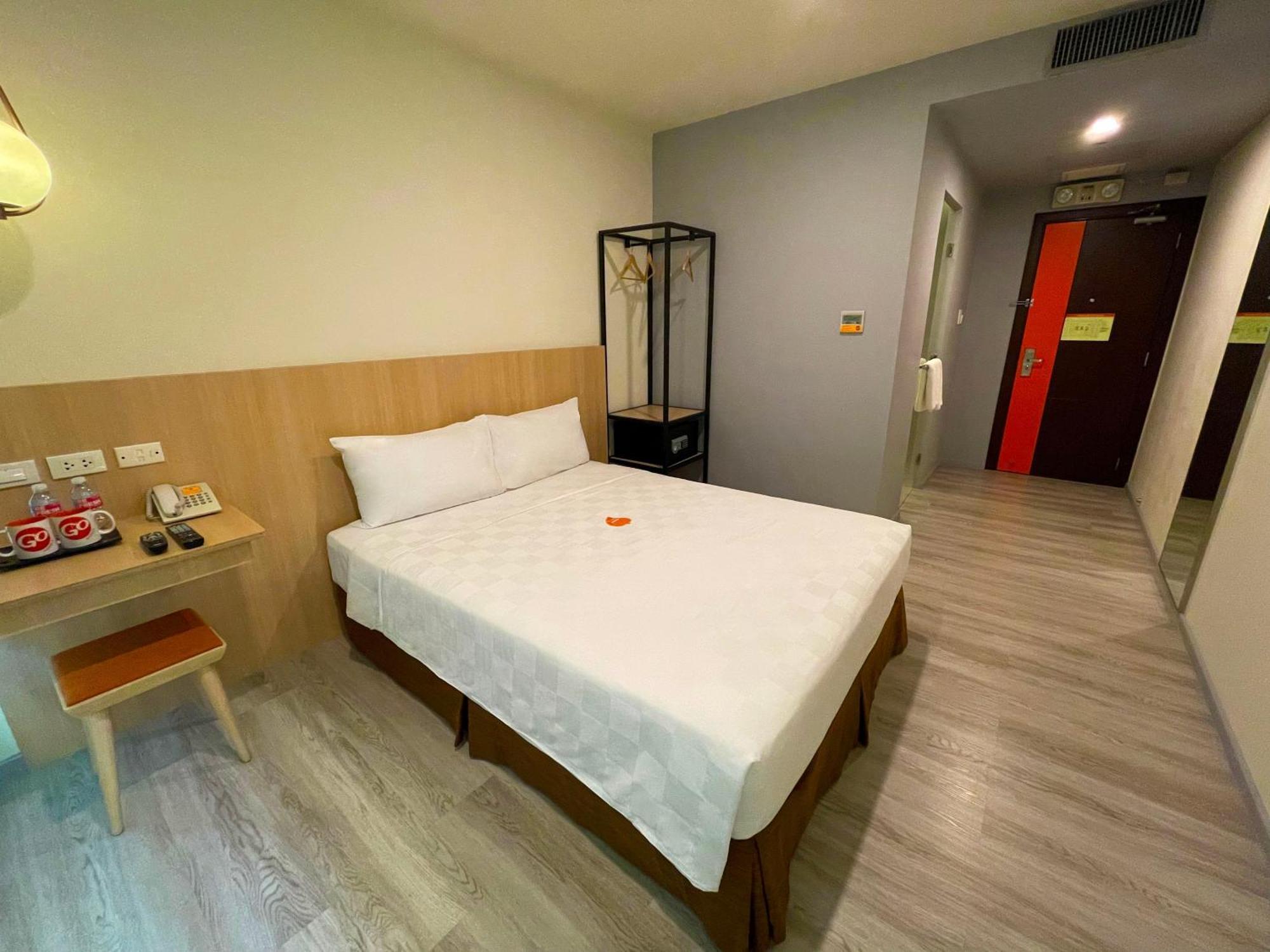 Go Hotels Plus Mandaluyong Exterior photo