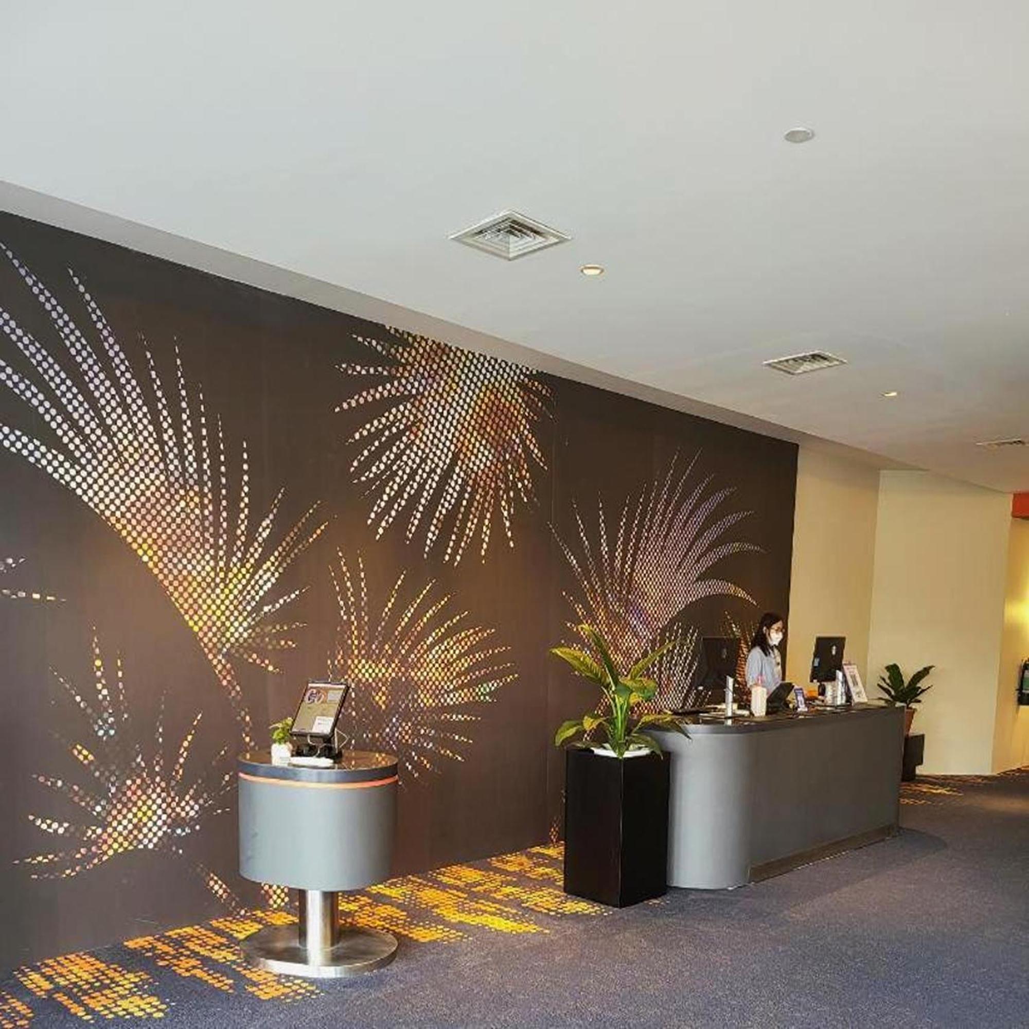 Go Hotels Plus Mandaluyong Exterior photo