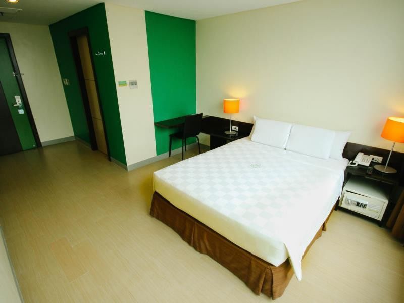 Go Hotels Plus Mandaluyong Exterior photo