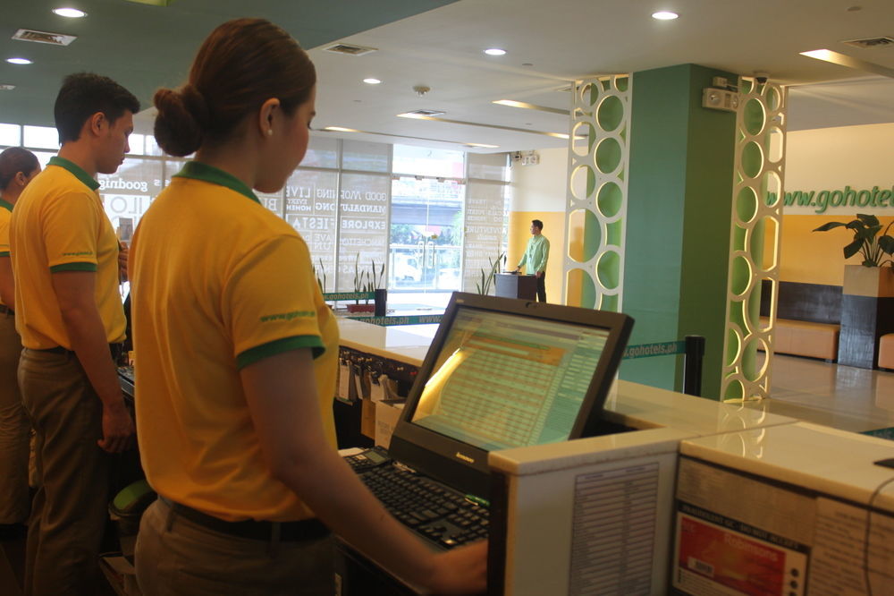 Go Hotels Plus Mandaluyong Exterior photo