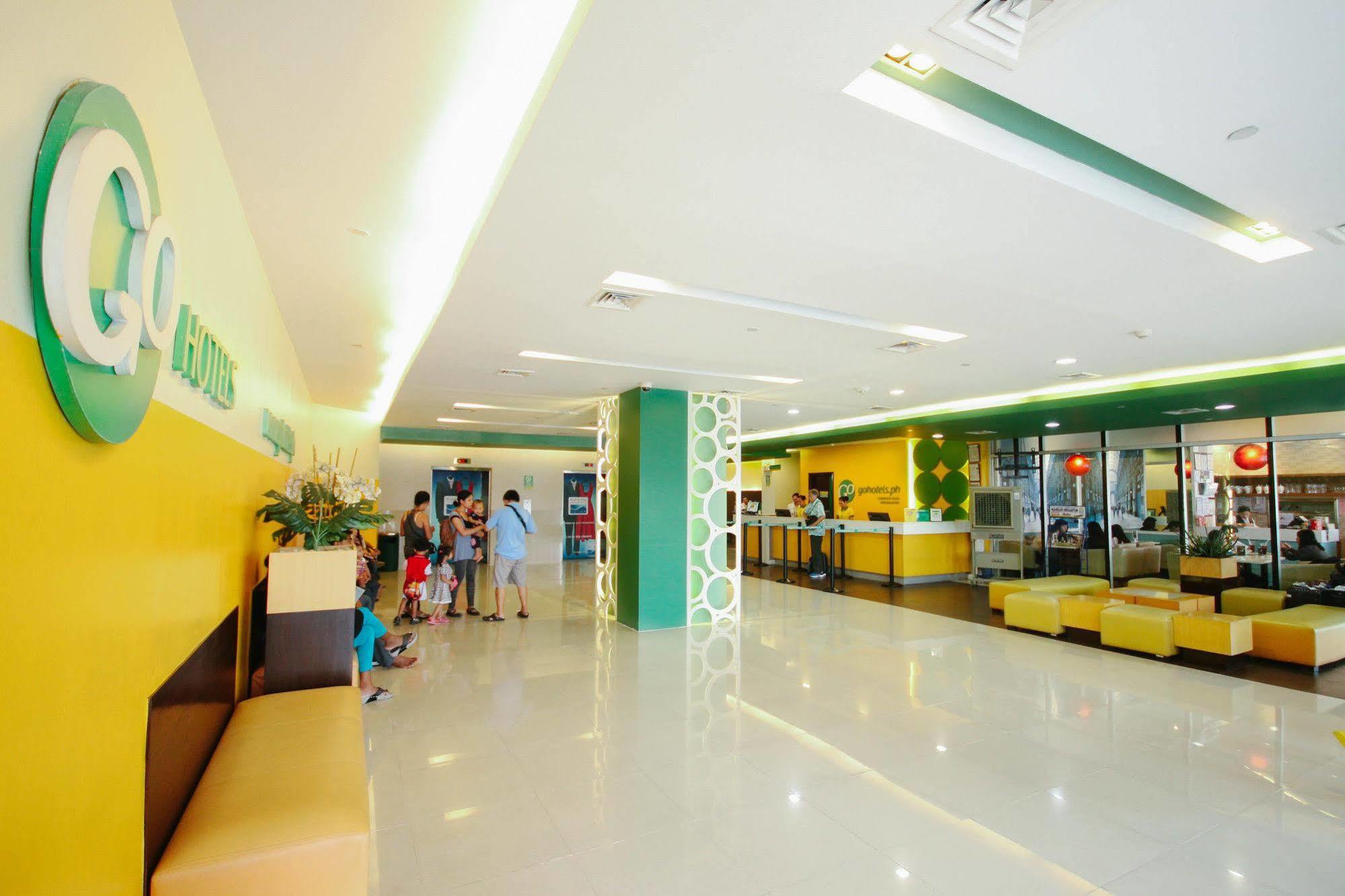 Go Hotels Plus Mandaluyong Exterior photo